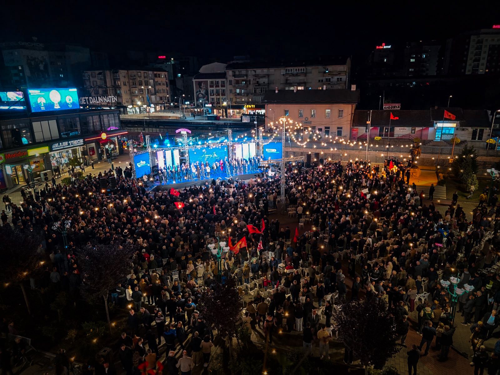 Agim Aliu në tubimin përmbyllës në sheshin e qytetit